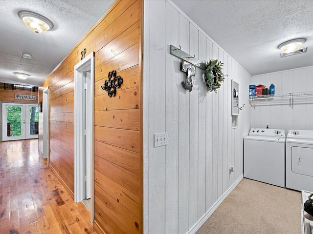 196 Lakecrest Drive, Pottsboro, TX 75076