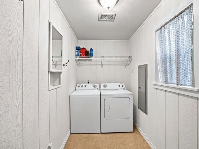 196 Lakecrest Drive, Pottsboro, TX 75076