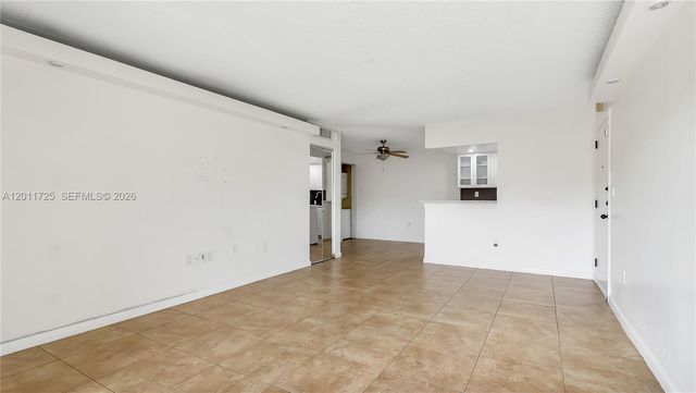 7200 Fairway Dr H12, Miami Lakes, FL 33014