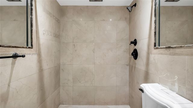 7200 Fairway Dr H12, Miami Lakes, FL 33014