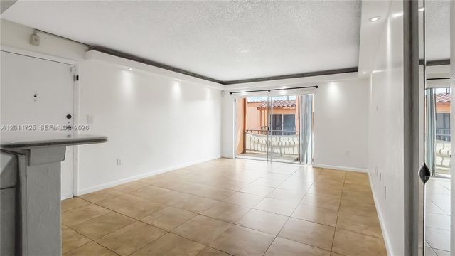 7200 Fairway Dr H12, Miami Lakes, FL 33014
