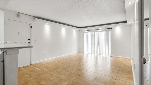 7200 Fairway Dr H12, Miami Lakes, FL 33014