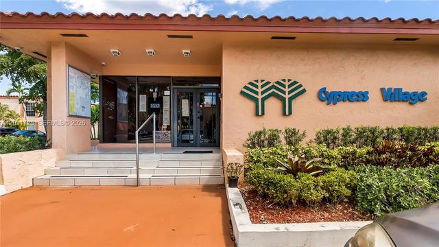 7200 Fairway Dr H12, Miami Lakes, FL 33014