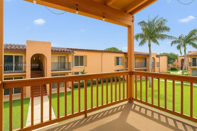7200 Fairway Dr H12, Miami Lakes, FL 33014