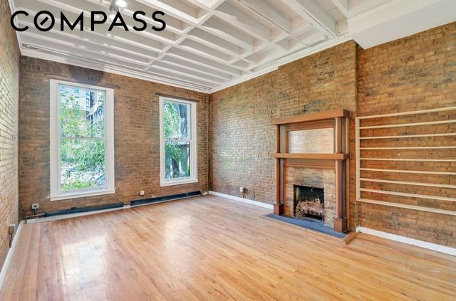 543 Manhattan Avenue TH, New York City, NY 10027