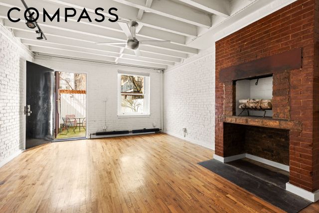 543 Manhattan Avenue TH, New York City, NY 10027
