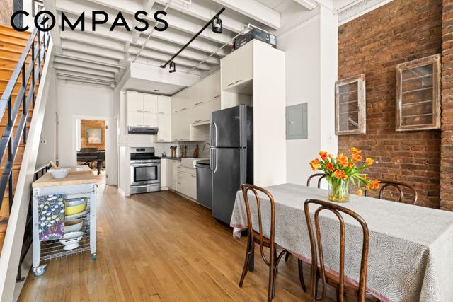 543 Manhattan Avenue TH, New York City, NY 10027