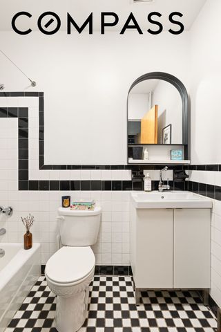 543 Manhattan Avenue TH, New York City, NY 10027