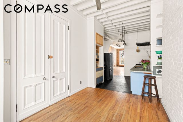 543 Manhattan Avenue TH, New York City, NY 10027