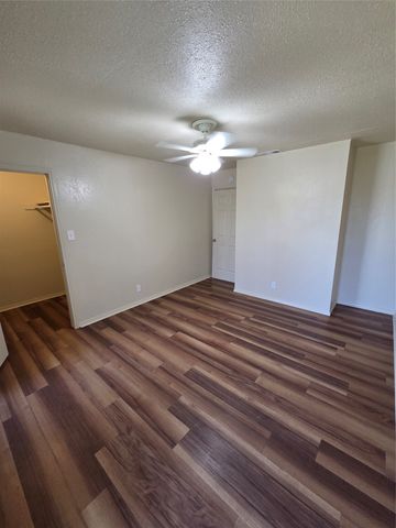 1014 Harbor Lakes Drive, Granbury, TX 76048