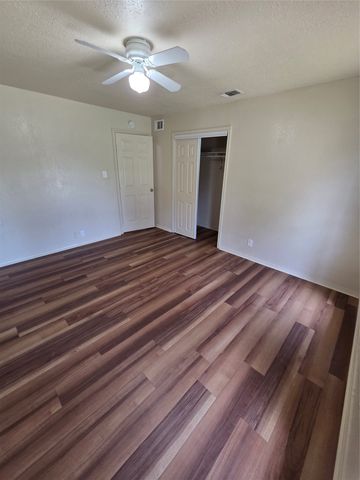 1014 Harbor Lakes Drive, Granbury, TX 76048