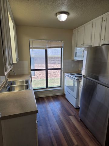 1014 Harbor Lakes Drive, Granbury, TX 76048