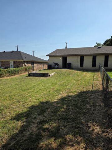 1014 Harbor Lakes Drive, Granbury, TX 76048