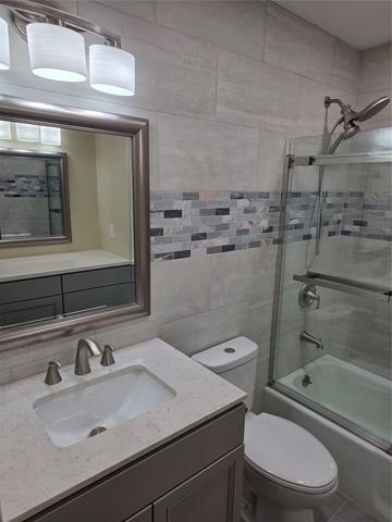 1014 Harbor Lakes Drive, Granbury, TX 76048