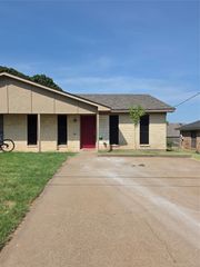 1014 Harbor Lakes Drive, Granbury, TX 76048