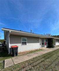 409 Park Street C, Springdale, AR 72764