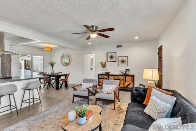 4040 Apore St, La Mesa, CA 91941