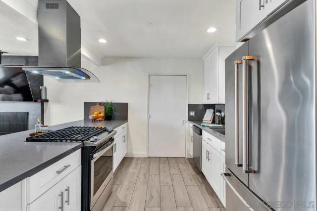 4040 Apore St, La Mesa, CA 91941