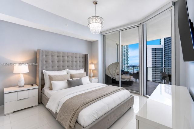 851 NE 1st Avenue 3909, Miami, FL 33132