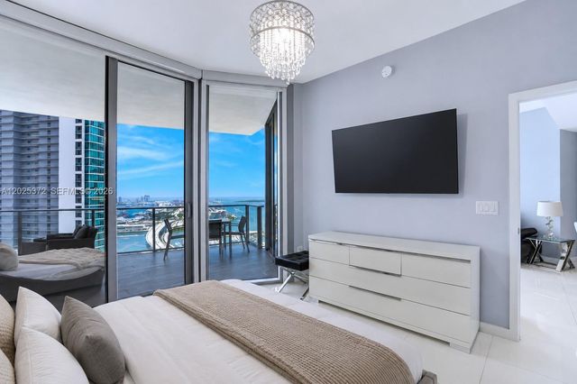 851 NE 1st Avenue 3909, Miami, FL 33132