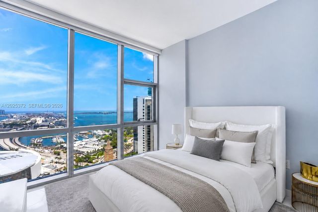 851 NE 1st Avenue 3909, Miami, FL 33132