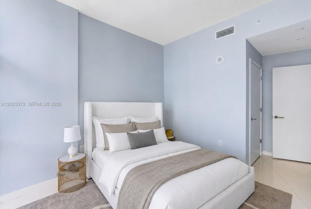 851 NE 1st Avenue 3909, Miami, FL 33132