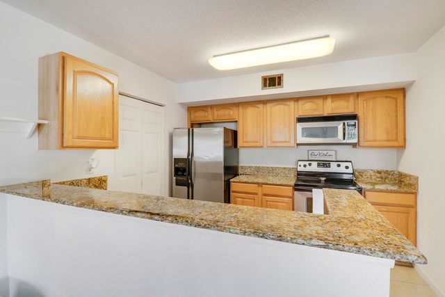 261 SW Palm Dr Apt 205, Port St Lucie, FL 34986