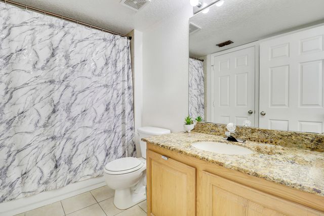 261 SW Palm Dr Apt 205, Port St Lucie, FL 34986