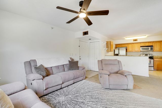 261 SW Palm Dr Apt 205, Port St Lucie, FL 34986