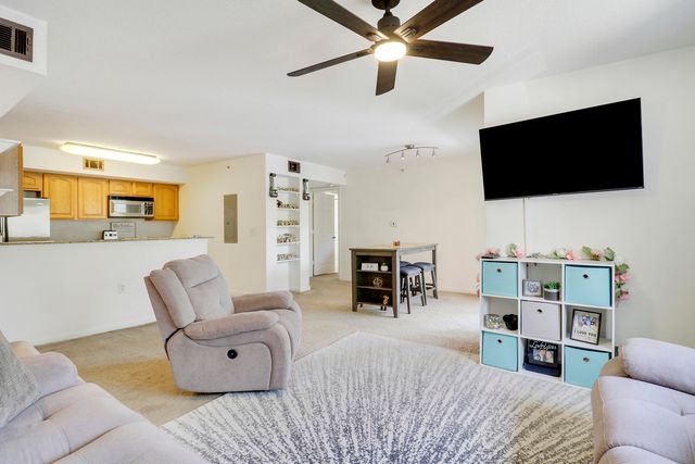 261 SW Palm Dr Apt 205, Port St Lucie, FL 34986