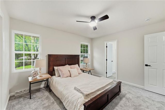 519 NE 98th Place, Kansas City, MO 64155