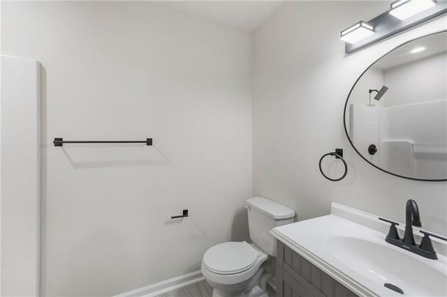 519 NE 98th Place, Kansas City, MO 64155