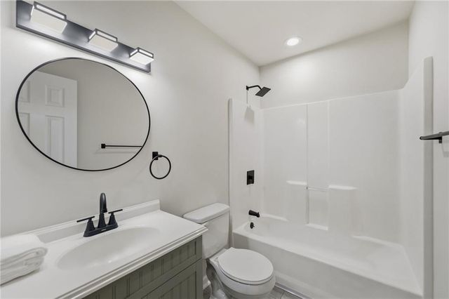 519 NE 98th Place, Kansas City, MO 64155