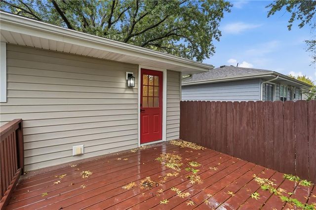 519 NE 98th Place, Kansas City, MO 64155