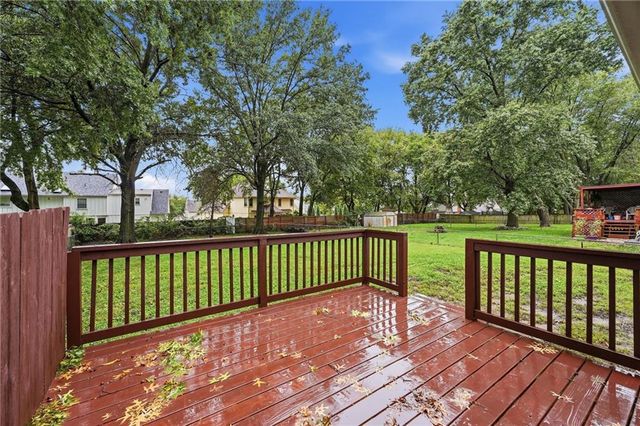 519 NE 98th Place, Kansas City, MO 64155