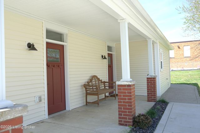 405 N 1st St, New Haven, KY 40051