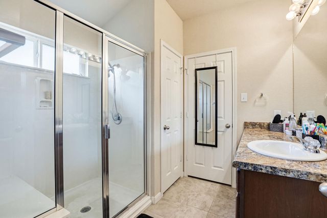 138 Talon DR, Luling, TX 78648