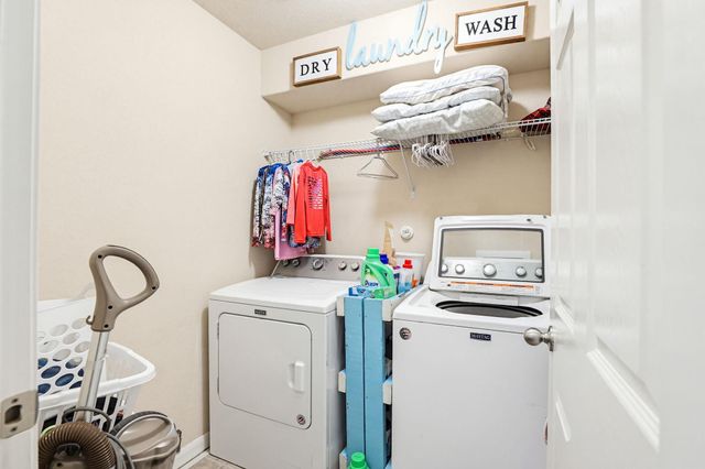 138 Talon DR, Luling, TX 78648