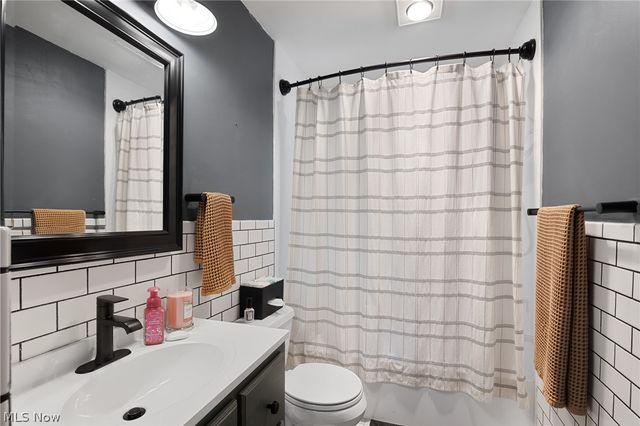 4117 Canterbury Road, North Olmsted, OH 44070