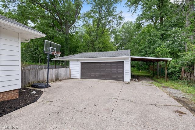 4117 Canterbury Road, North Olmsted, OH 44070