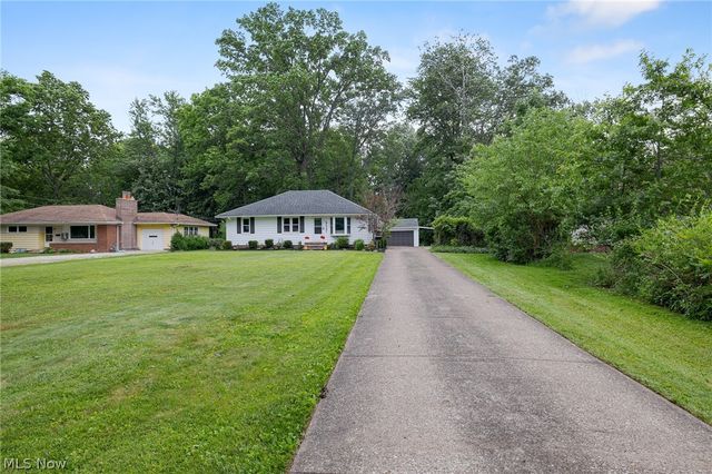 4117 Canterbury Road, North Olmsted, OH 44070