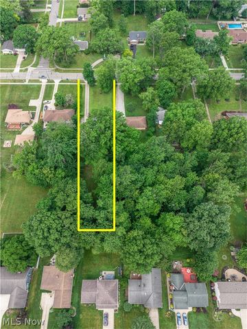 4117 Canterbury Road, North Olmsted, OH 44070