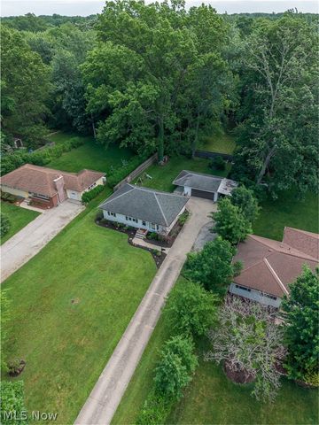 4117 Canterbury Road, North Olmsted, OH 44070