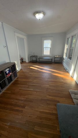 21 Fullerton St, Springfield, MA 01151