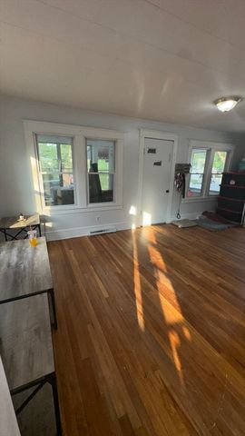 21 Fullerton St, Springfield, MA 01151