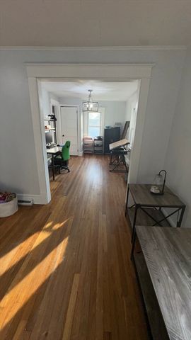 21 Fullerton St, Springfield, MA 01151