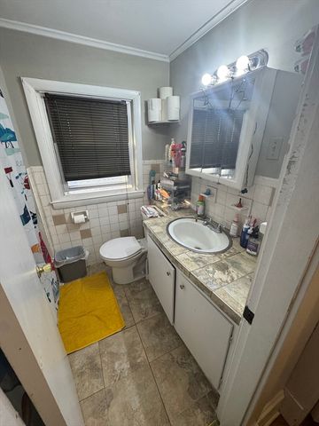 21 Fullerton St, Springfield, MA 01151