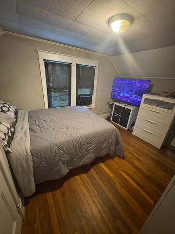 21 Fullerton St, Springfield, MA 01151