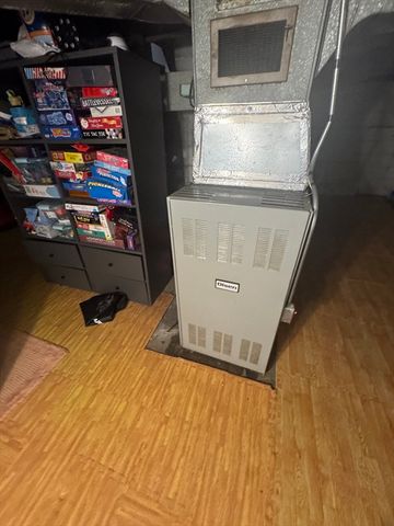 21 Fullerton St, Springfield, MA 01151