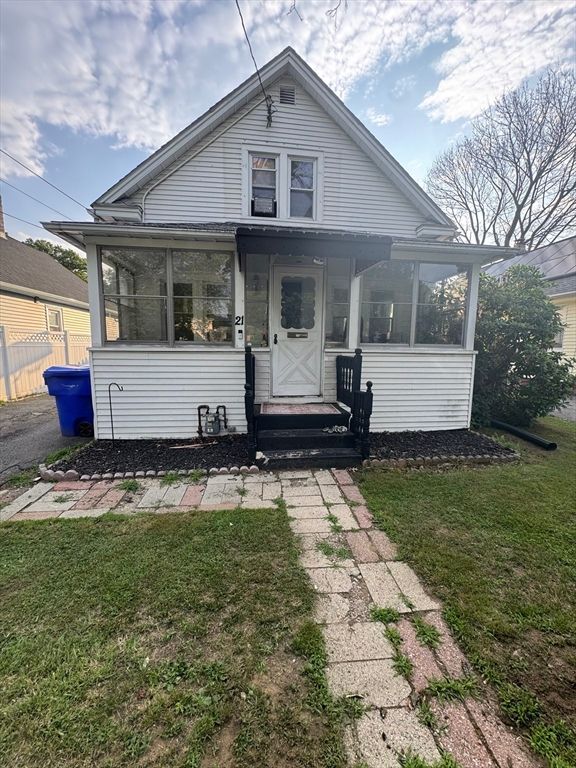 21 Fullerton St, Springfield, MA 01151
